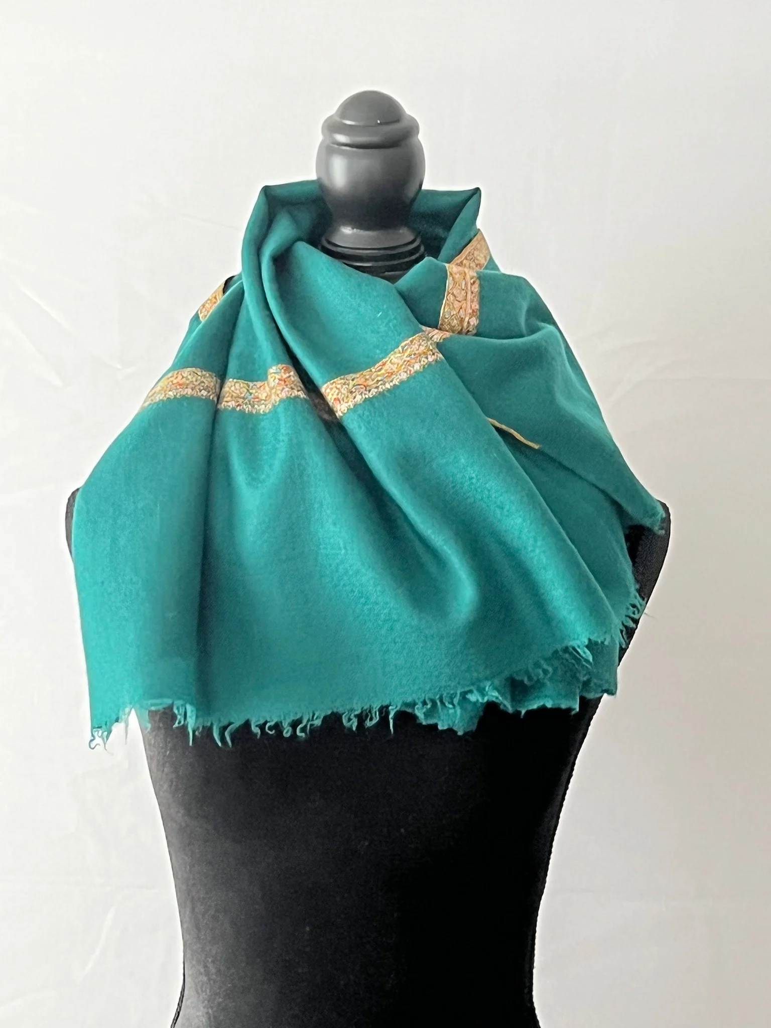 Pure Cashmere Scarf – Handmade in Kashmir
